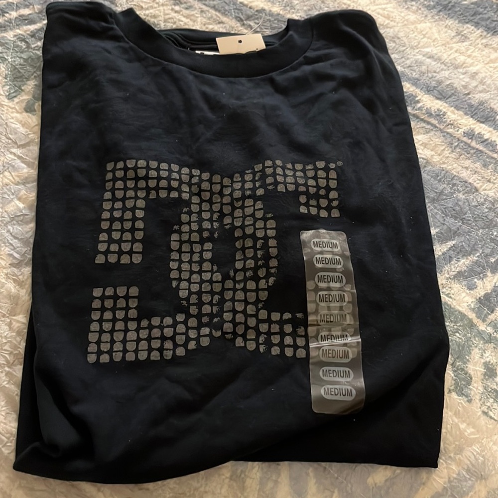 New Men’s Medium DG Black Short Sleeved Tee